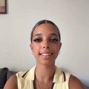 Babysitter in Voiron: Joudia