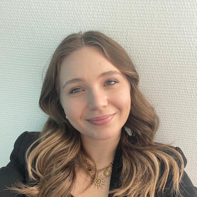 Babysitter in Paris: Louise