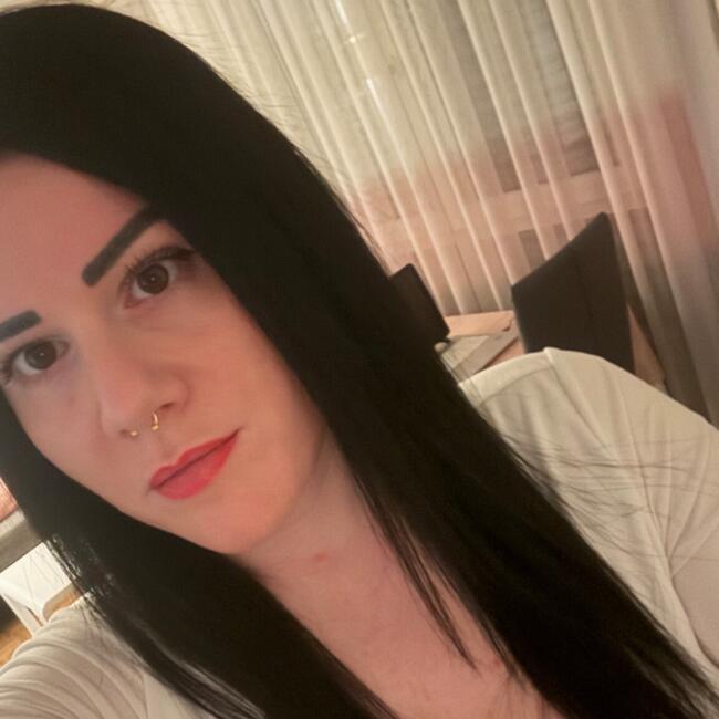Babysitter in Feuerthalen: Laura