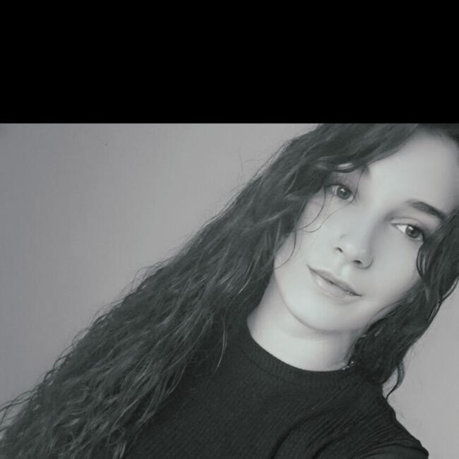 Babysitter in Saint-Léger-sur-Dheune: Sarah