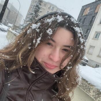 Babysitter in Aubervilliers: Farah