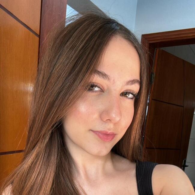 Babysitter in Maringá: Luana