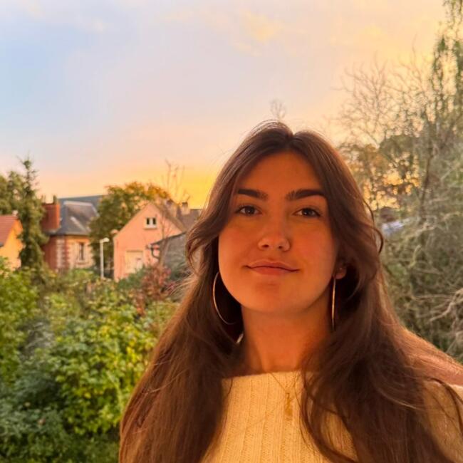 Babysitter in Tourcoing: Amélie