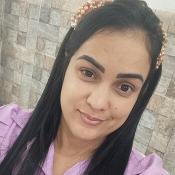 Babysitter Maceió: Layane