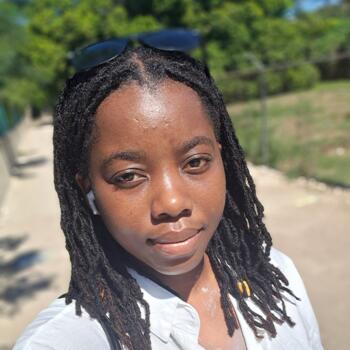 Babysitter in Portmore: Christal