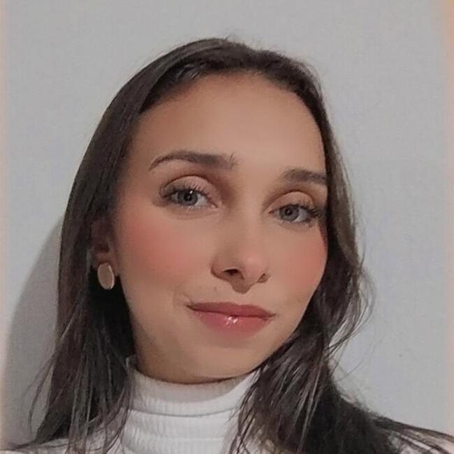 Babysitter in Joinville: Aline