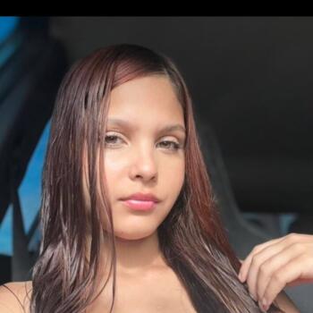 Babá em Natal: Ayane