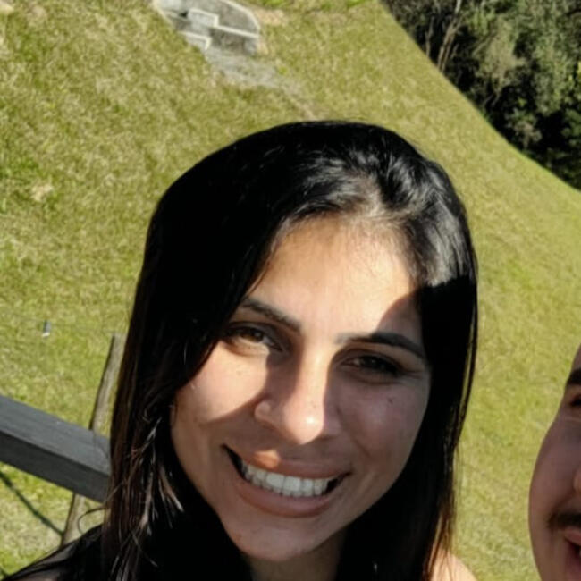 Babá em Balneário Camboriú: Franciele