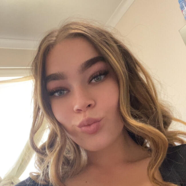 Babysitter in Launceston: Chrystal