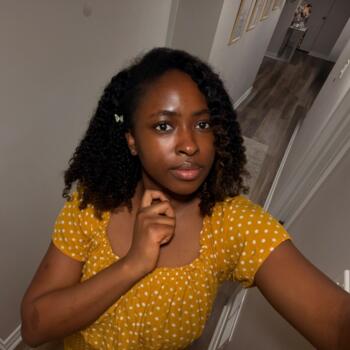 Babysitter Hamilton: Anjolaoluwa