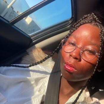 Babysitter in Besançon: Amna