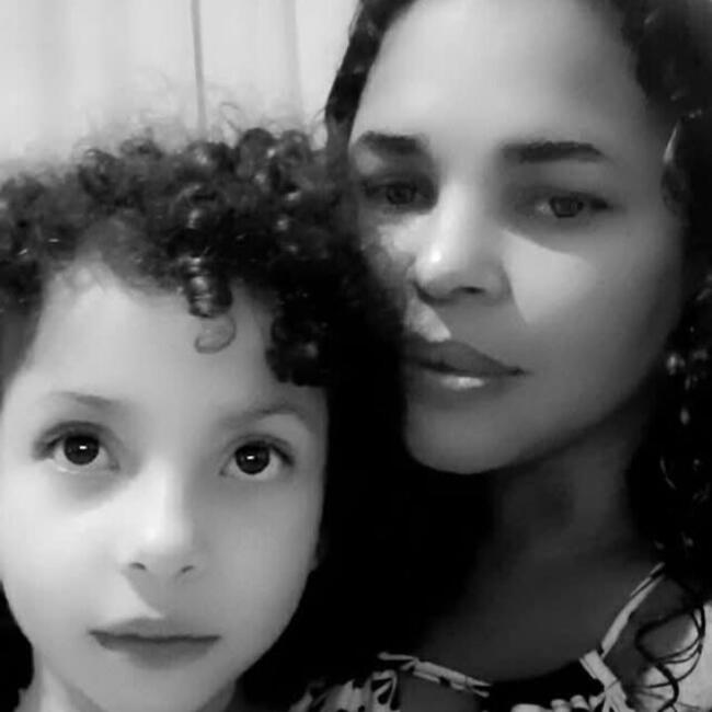 Babá em Curitiba: Elizangela