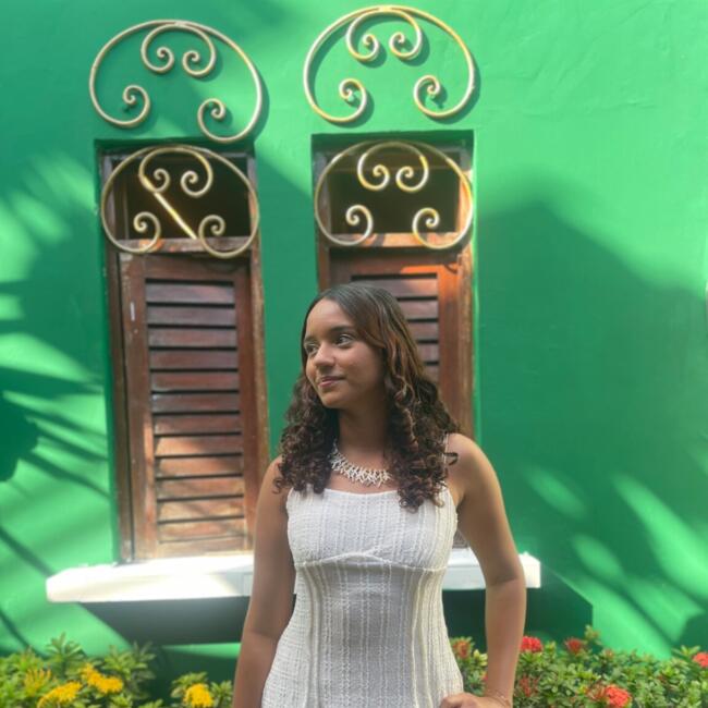 Babysitter in Santa Rita: Samara