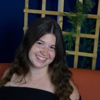 Babysitter in Plumergat: Célia