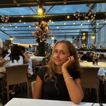 Babysitter in Dunedin: Lucia