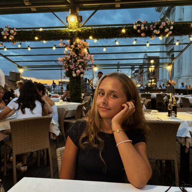 Babysitter in Dunedin: Lucia