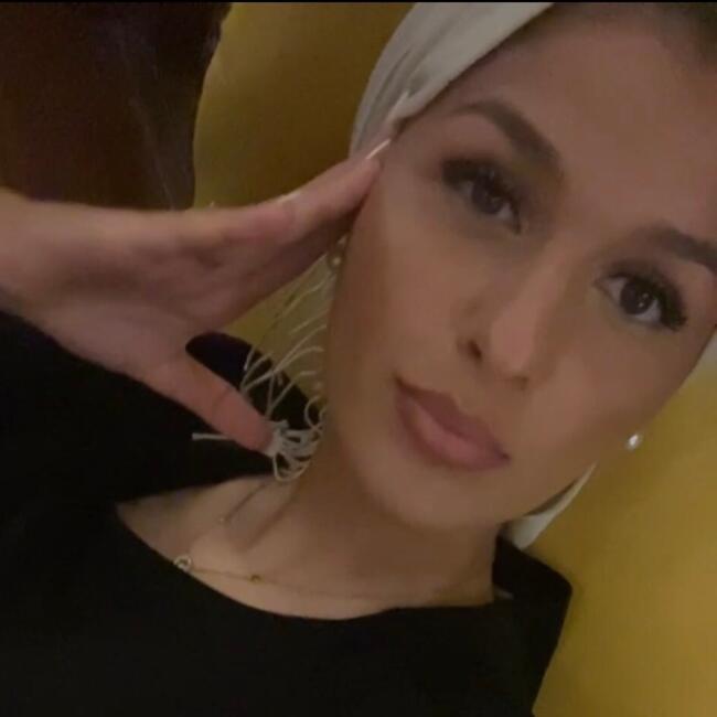 Babysitter in Ganshoren: Aya