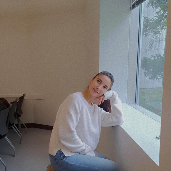 Babysitter in Ajax: Ara