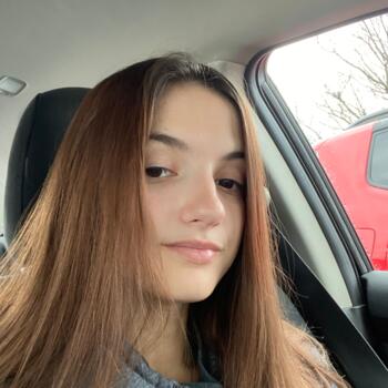 Babysitter in Rochester: Ariel