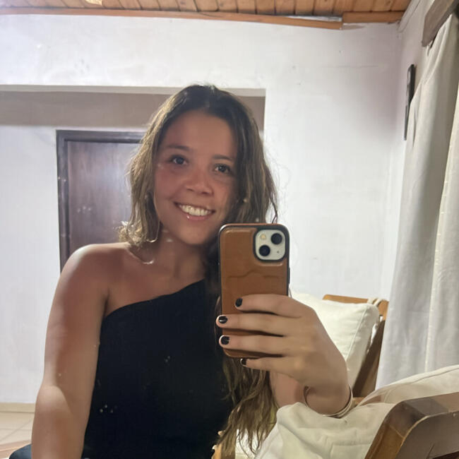 Babysitter in Salto: Camila