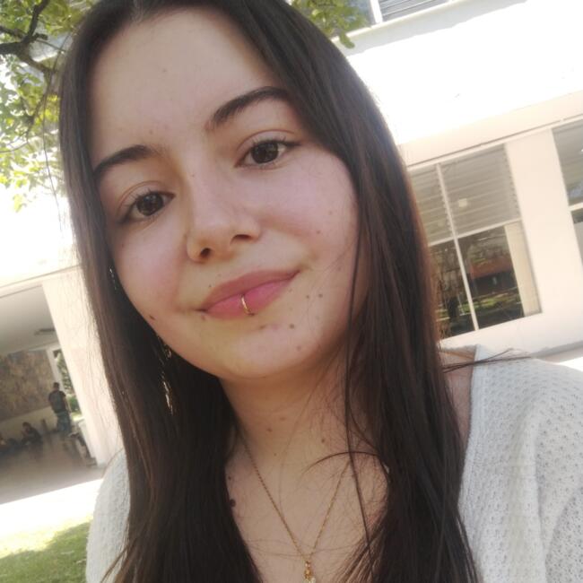 Babysitter in Medellín: Angie