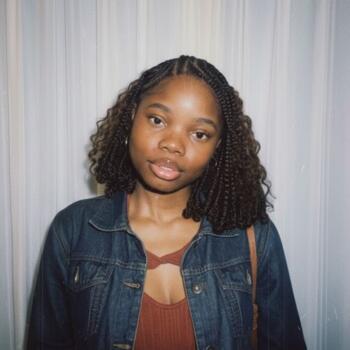 Babysitter in Loos: Martine Yelva