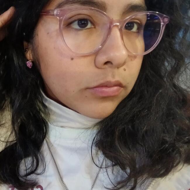 Babysitter in Viver: Stephanie Lizeth