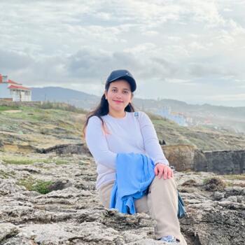 Babysitter in Lisbon: Hira