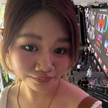 Pengasuh di Singapore Island: CHLOE