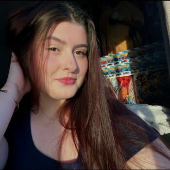 Babysitter in Silverdale: Emma