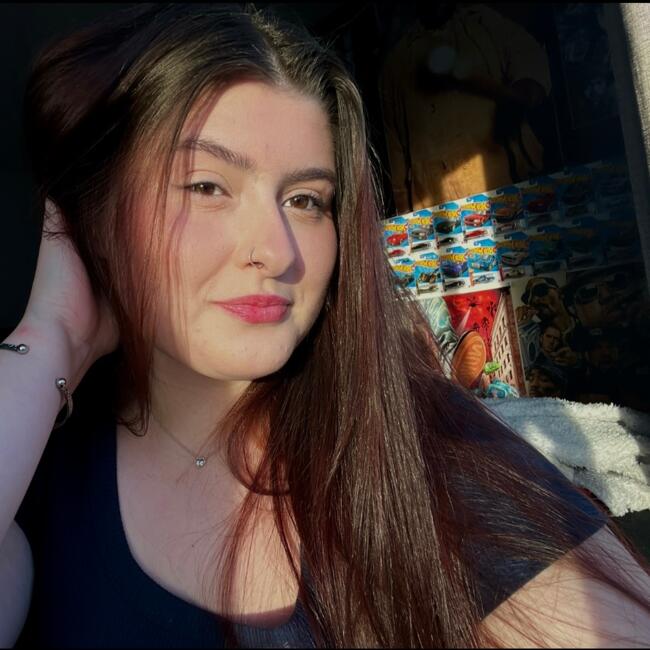 Babysitter in Silverdale: Emma