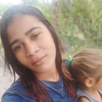 Babysitter in Araçuaí: Sãmara