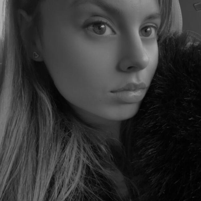 Babysitter in Charleroi: Alicia