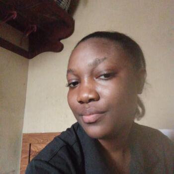 Babysitter in Warri: Nana