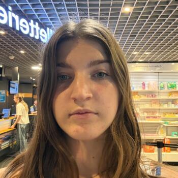 Babysitter in Toulouse: Jade