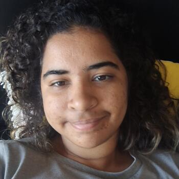 Babysitter in Uberlândia: Ana Beatriz