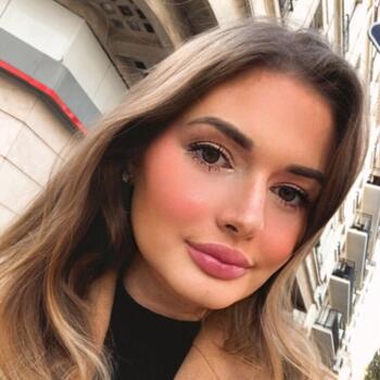 Babysitter in Saint-Mandé: Clara