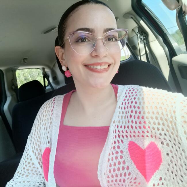 Baby-sitter in East York: Ahlem