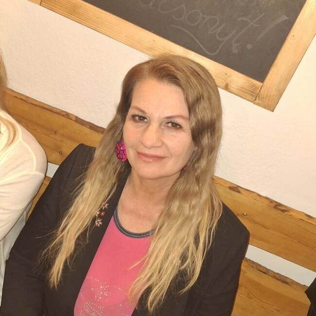 Babysitter in Pécs: Lívia