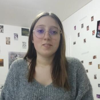 Babysitter Sérézin-de-la-Tour: Elodie