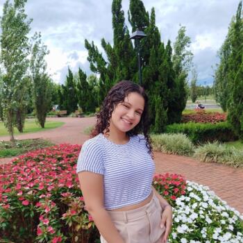 Babysitter in Maringá: Isabela