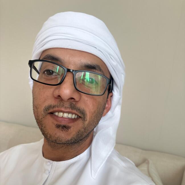 وظيفة جليسة أطفال في أبوظبي: Saeed