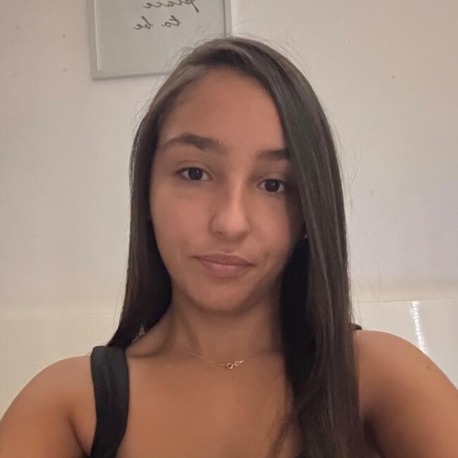 Babysitter in Le Mans: Lina