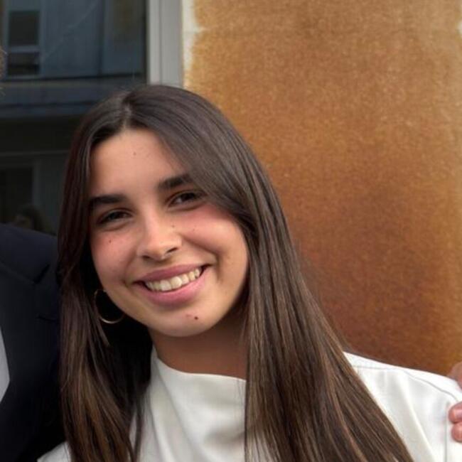 Babysitter em Cascais: Constança