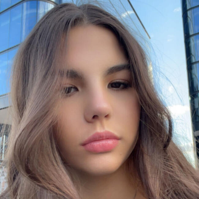 Babysitter in Manchester: Sara