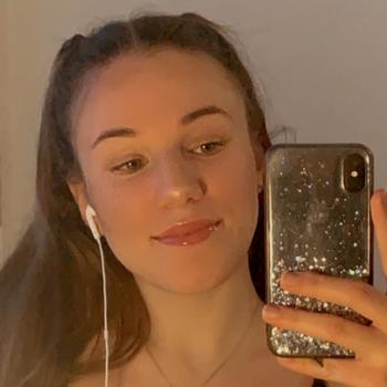 Baby-sitter in Plan-les-Ouates: Julie