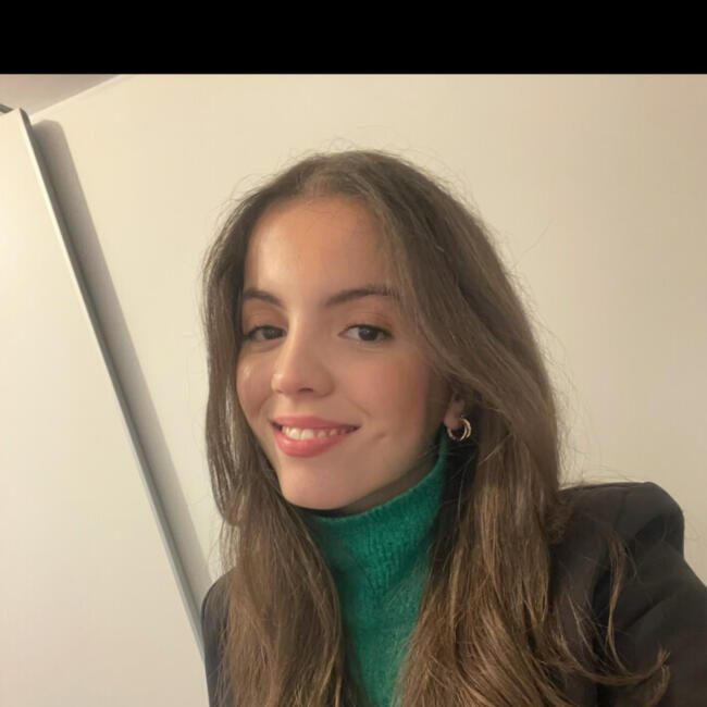 Babysitter in Rouen: Anya