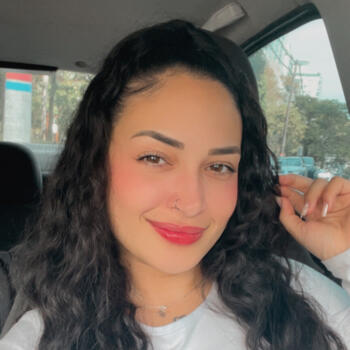 Babysitter Florianópolis: Bruna Shimizu 