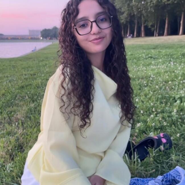 Babysitter in Versailles: Fatima