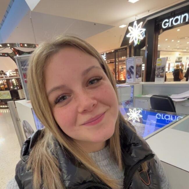 Babysitter in Sainte-Anastasie-sur-Issole: Jenny